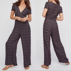 Free People Jumpsuit Womens 2 Mia Black Floral Wide Leg V Neck Short Sleeves